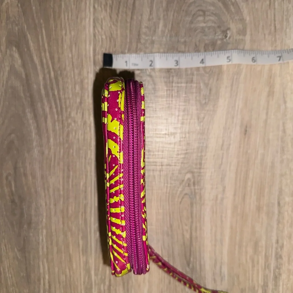 NWT Echo Purple and Green Zipper Wallet